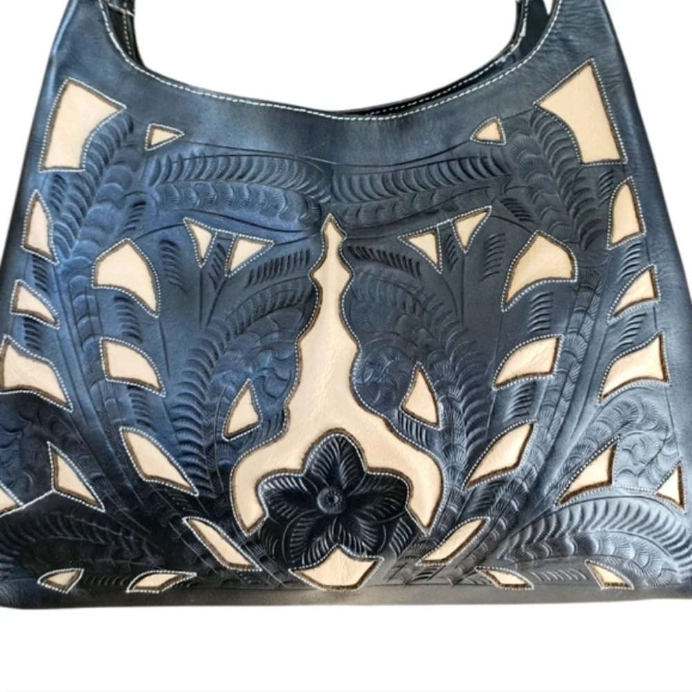 LEADERS IN LEATHER J.L SALDIVAR hobo shoulder bag cream/black cutout